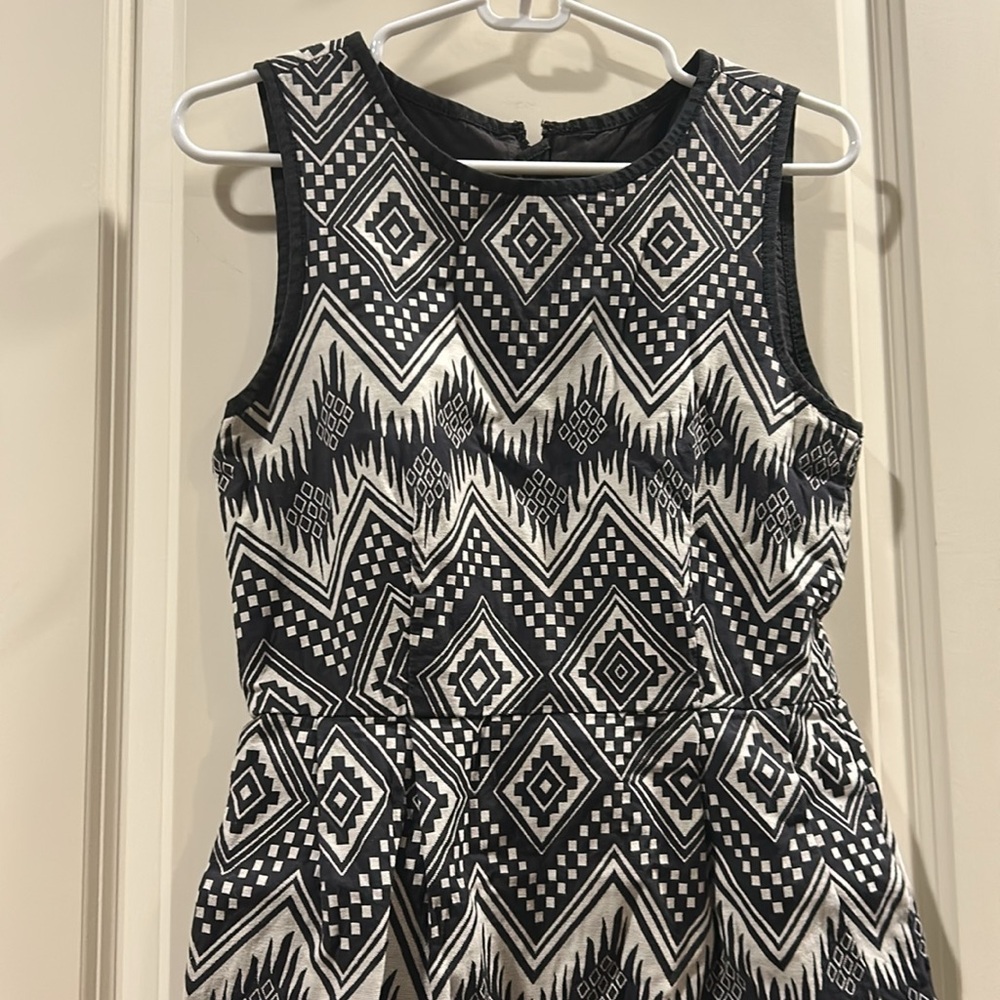 J. Crew sleeveless Aztec Navajo pattern midi dress back zipper pockets size 4.
